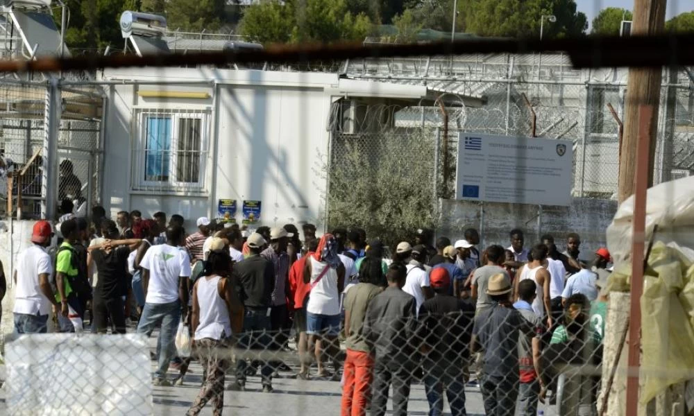 FAZ: Θα ανεφοδιάζει σύντομα ο στρατός τη Μόρια;